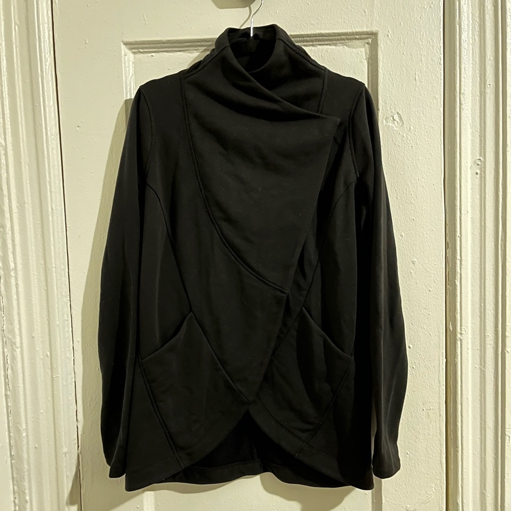 Black crossover top
